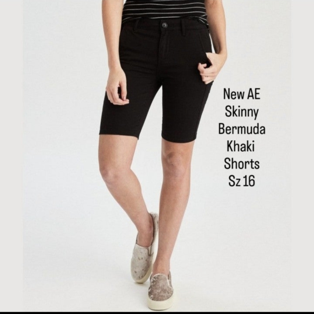 American Eagle black skinny bermuda khaki/uniform shorts sz 16